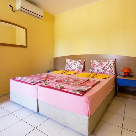 Homestay Paradise *