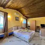 Paradise בית אירוח *