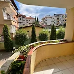 Paradise בית אירוח צ'רנומורץ