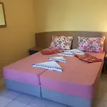 Paradise בית אירוח *