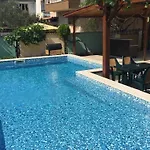 בית אירוח Paradise צ'רנומורץ
