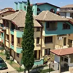 Paradise בית אירוח *