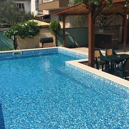 Homestay Paradise Chernomorets