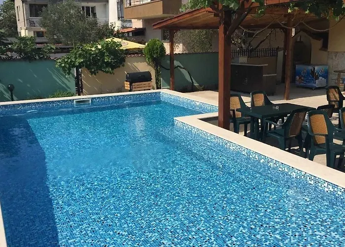 Частна квартира Paradise Черноморец